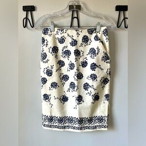Loft, XS or 00, floral printed cream and navy midi knee length skirt